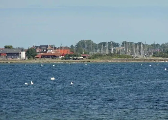 Lägenhet In Orther Reede